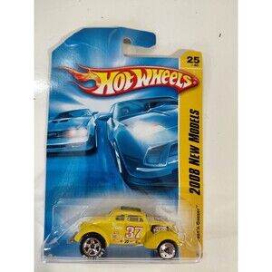 NIP Hot Wheels 2008 New Models 1:64 Die Cast Pass'n Gasser Hot Rod - Yellow